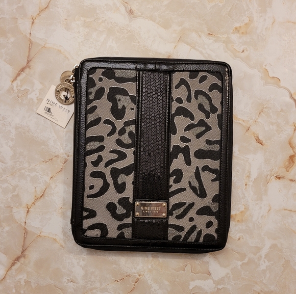 ☆4/$20☆ Tablet cases - Picture 2 of 6